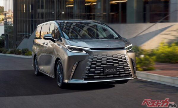 走行性能もすばらしいが、そもそもオーナーが自分で運転するクルマじゃないよなとも思う