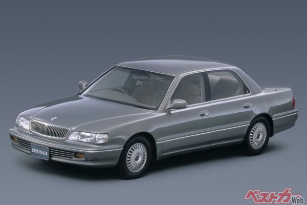 1992年登場の3代目。この後継となるプラウディア/ディグニティは短命だったこともありデボネアの系譜はとことん数奇な運命を辿った