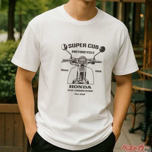 HONDA スーパーカブフロントTシャツ　着用イメージ