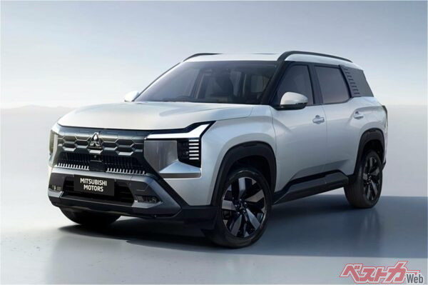 3列シートSUV「デスティネーター」。このクルマも4B40型エンジンを搭載(ただし非ハイブリッド)