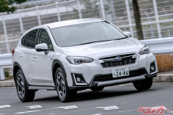 スバル XV（3代目・2017年登場）。悪路などに強い200mmの最低地上高を確保しながら、立体駐車場も使用可能な全高に抑えたのも特徴
