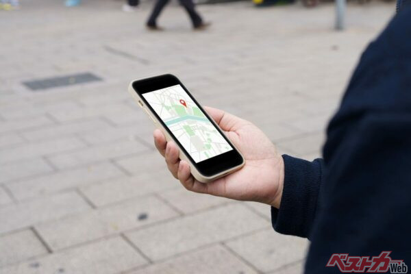 Googleが新たに導入を進めている「狭路回避機能」は、クルマでのルートガイドの際に広い道を優先して案内してくれる機能。すでにインドの一部都市では運用が始まっているそう（PHOTO：Adobe Stock_Charlie’s）
