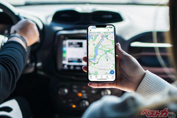 スマートフォンの定番地図アプリ「Googleマップ」。無料で使えるうえに多機能なことから、いまや多くのユーザーにとって欠かせない存在だ（PHOTO：Adobe Stock_Diego）