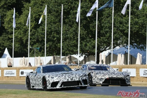 ひときわ目立つワイド＆ローのカモフラージュ車が、スピードの祭典でお披露目