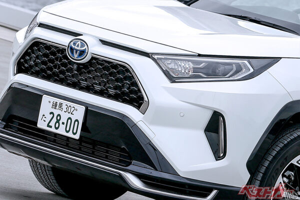 ちょっと高いけど狙う価値アリ!!　トヨタ RAV4 PHVの中古がアツい!!