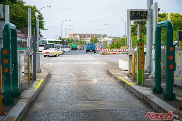 NEXCO東日本によると、2025年5月時点でのETCの利用状況は94.1%。もはやなくてはならない装備だ(PHOTO:Adobe Stock_YUTO PHOTOGRAPHER)