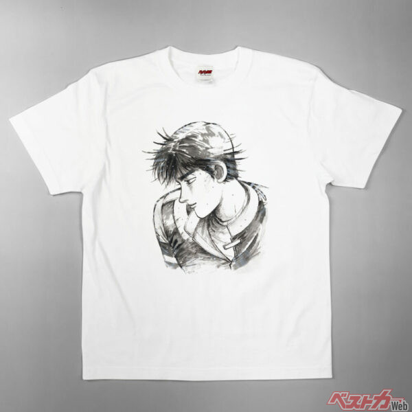 主人公・巨摩 郡の顔が描かれたTシャツ