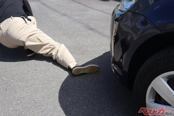 歩行者が強すぎる!?　横断歩道の「止まらなきゃ違反」本当の話