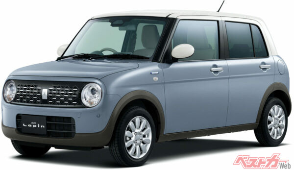 一部改良を受けたラパンハイブリッドX。ボディカラーはフォギーブルーパールメタリック ソフトベージュ2トーンルーフ