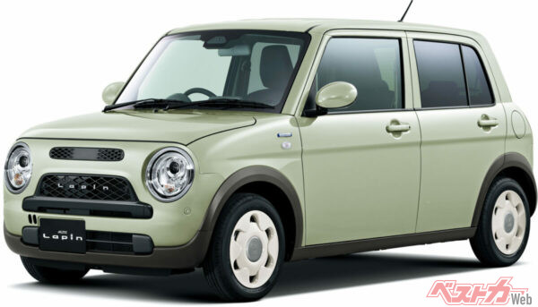 一部改良後のアルトラパンLC。ボディカラーはトラッドカーキメタリック