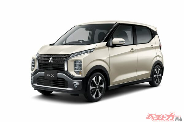 新色ナチュラルアイボリーメタリック追加のekクロス。