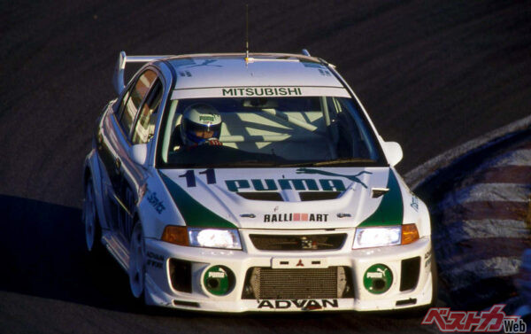 1998年のスーパー耐久シリーズで中谷氏がステアリングを握るランサーエボリューションV。シリーズチャンピオンを獲得した