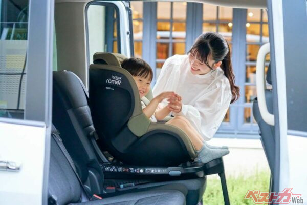 出先のレンタカーでも、祖父母の車でも、旅行先でも「必要なときだけ持っていく」が可能