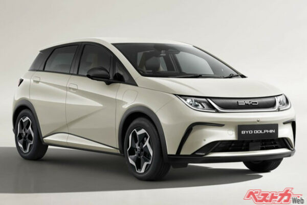 BYDジャパンは2025年4月、ATTO 3を450万円から418万円に32万円の値下げ、ドルフィンは大容量電池を積むロングレンジを、407万円から374万円へと33万円引き下げた。今後、価格の安い中国製BEVが脅威になってくるだろう