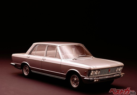 フィアット 130。70年代のフィアットは、セダンが主流であった