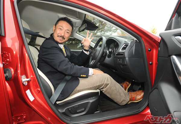 老眼の進行とともにクルマの運転はヘタになる！　アラフィフ読者必読の老眼＆腰痛セルフケア【ベストカーアーカイブス2013】