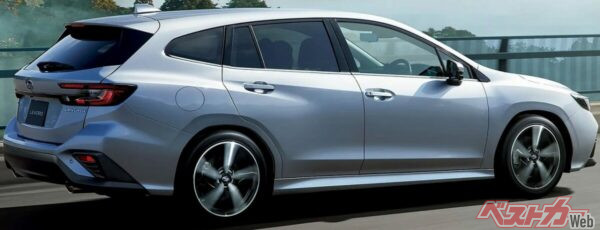 全長4755mm×全幅1795mm×全高1500mmは、日本市場ではありがたいボディサイズだ