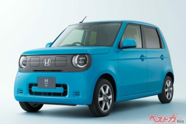 N-ONEのデザインをベースに、EVならではのクリーンさを加えた「N-ONE e:」。ホンダ乗用車の原点であるN360から継承しながら、BEVならではの力強くクリーンな走りと静粛性を加えた