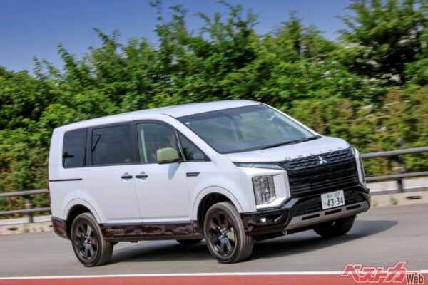 三菱デリカD:5の車両価格は422万2900~468万8200円。2019年のビッグマイナーチェンジでクリーンディーゼルエンジンに一本化した戦略も当たった