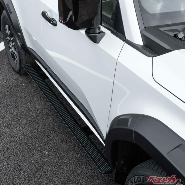 ランクル250に電動サイドステップつけたらもう隙ないじゃん……！　同乗者から悦びの声待ったなし!?