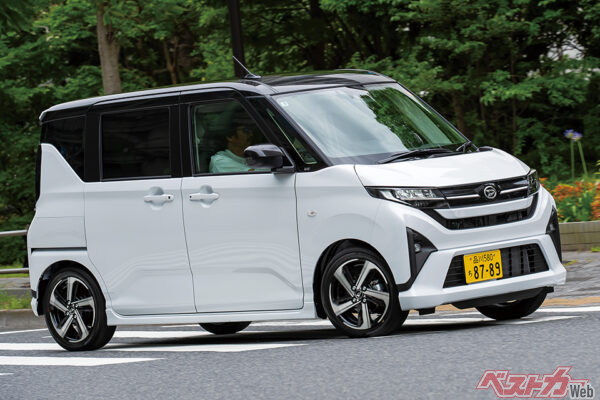 2025年6月に登場した7代目ダイハツ ムーヴ。試乗するのはご存知清水草一氏