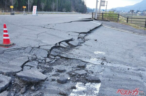 南海トラフ地震にも備えよ！　運転中に地震が起きたとき命を守る3つの行動マニュアル
