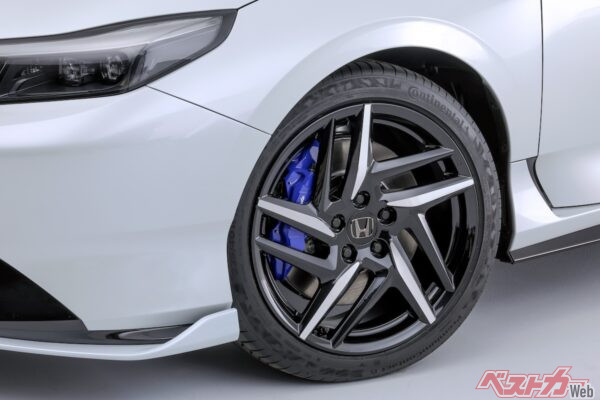 フロントロアスカートとホイールもバッチリ。やっぱり純正セッティングって素敵だぜ