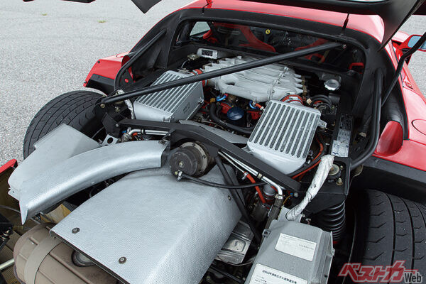 先代スペチアーレ「GTO」のF114Bエンジンをモディファイ。排気量と加給圧をアップし、さらに過激なパワーユニットとなった