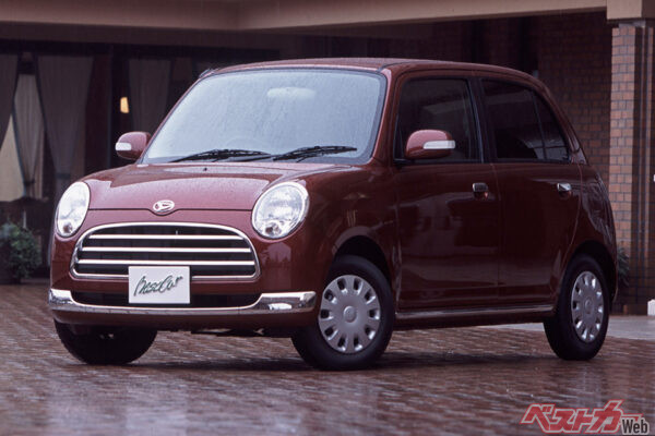 2代目ダイハツ ミラジーノ（2004年登場）ほぼミラに準ずるスペックとなるミラジーノ。エンジンは659cc直3の自然吸気のみ