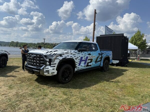 サウナハウスは3トンほどあるが、タンドラのFCEVモデルでけん引してきた。牽引しての航続距離は約300㎞だという