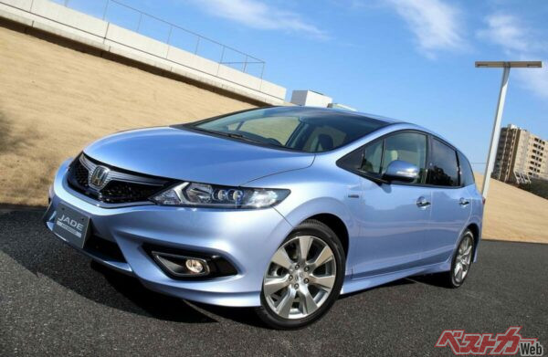 全長4650×全幅1775×全高1530～1540mmという日本の機械式駐車場にんも入るサイズだったが