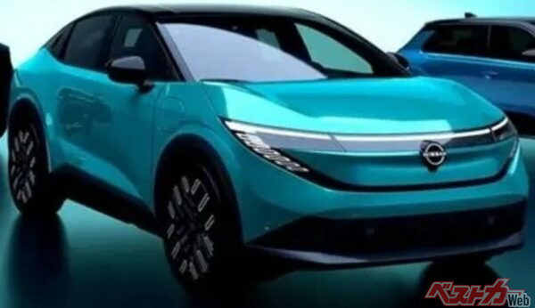 2025年6月に発表された新型リーフ。ブーメラン型のヘッドライトと左右のヘッドライトを繋いだLEDシグネチャーライトが特徴。バッテリーEVのためフロントグリルはスマートな形状となっている