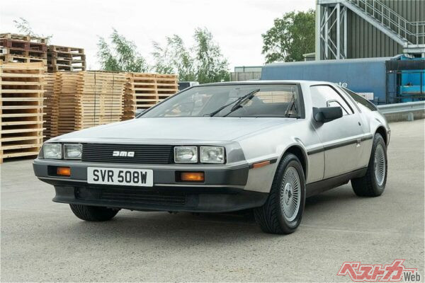 走行1万9000kmのデロリアンといえば相当な値が付きそう……