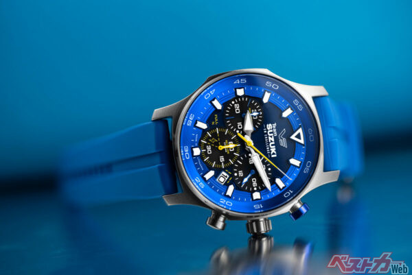 Team SUZUKI CN CHALLENGE GSX-Rを1本の腕時計にとじ込めたデザイン