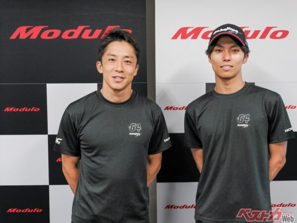 64号車コンビの伊沢拓也選手(左)と大草りき選手も登場