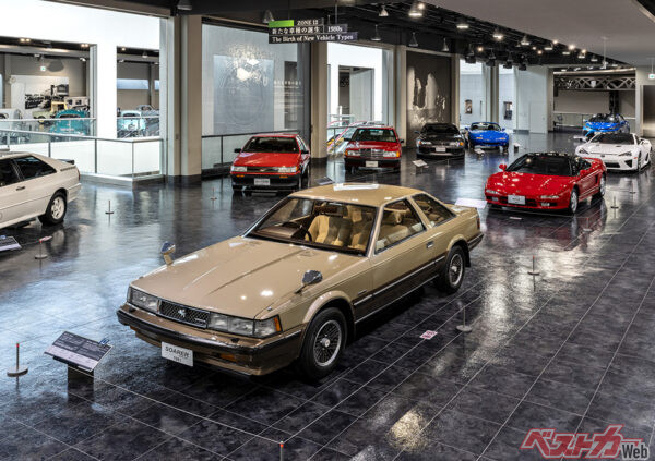 トヨタ博物館の展示車両の一部。トヨタ車だけでなく、他メーカーの歴史的車両の展示もある