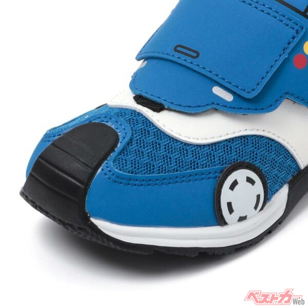 頑丈で“丈夫”なソール「IFME joob（イフミージョーブ）」を採用。つま先部分は巻き上げ補強が施されている