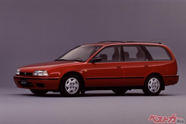 1990年に登場したアベニール。欧州ではプリメーラワゴンの名だった