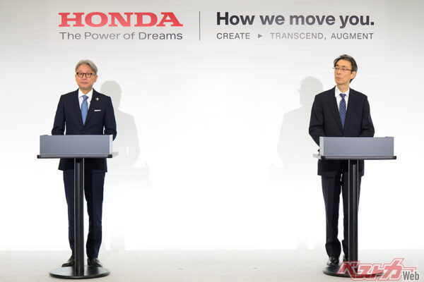 2025年5月、四輪電動化戦略の軌道修正について発表するホンダ経営陣