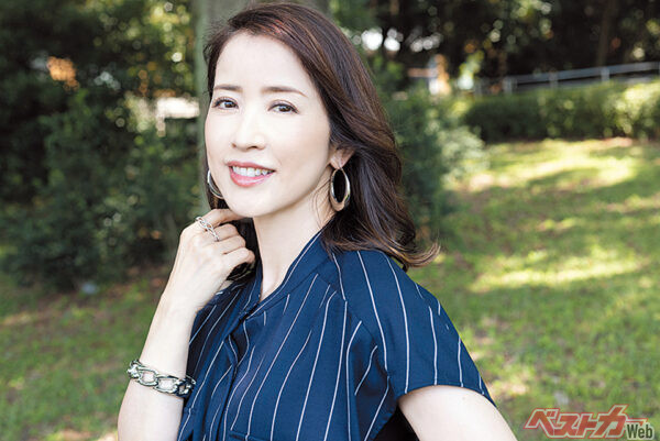 ヅカファン（宝塚歌劇団のファンのこと）でもある江口さん。車内でもアップルミュージックで宝塚をよく聴いているのだとか