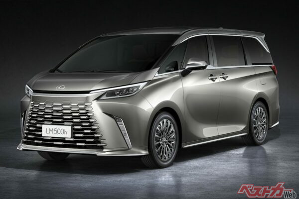 アルファードを上回るスピーカー数のレクサス LM。量×質ともに圧巻