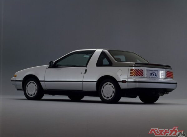 洗練された「クーペ」のリアスタイル。シンプルなラインは、2年後に発売されるS13シルビアの風味も感じさせる