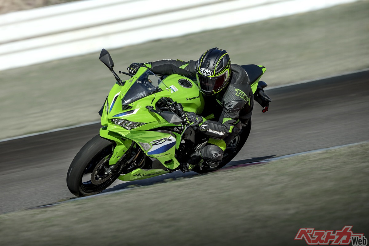 カワサキ「Ninja ZX-4R SE／ZX-4RR」2025新色登場！ 最新機能も