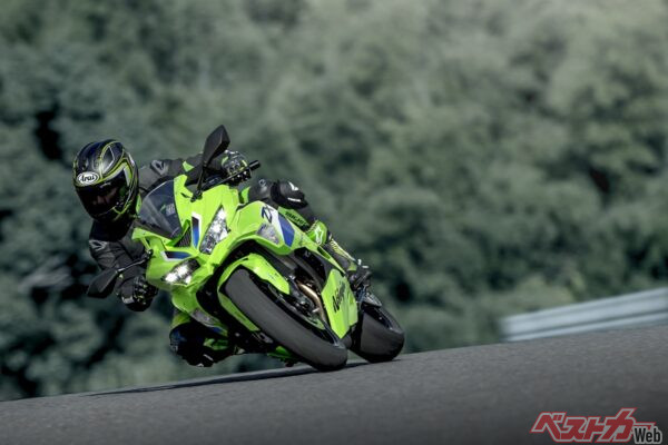 カワサキ「Ninja ZX-4R SE／ZX-4RR」2025新色登場！ 最新機能も