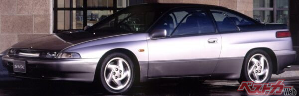 1991年発売のアルシオーネSVX。ジウジアーロが描いたスケッチを忠実に再現した美しいデザインと、ラウンドキャノピーの存在感が個性的