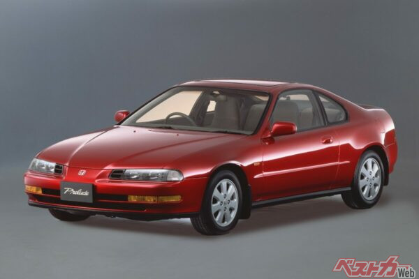 CMにはアイルトン・セナも登場。よりスポーティーな印象へ。VTECはH22AとF22Bの2種類。H22Aは200ps