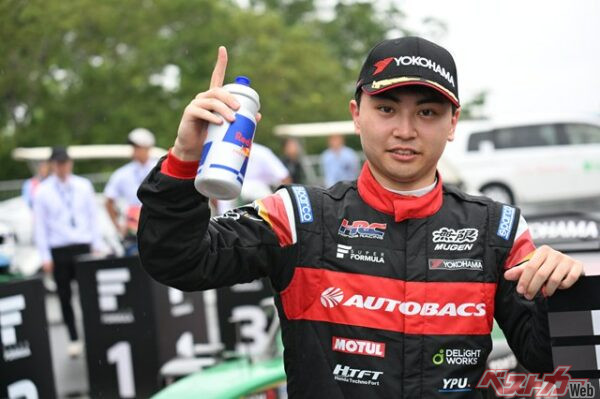 岩佐歩夢は2024年にチーム無限から15号車でSFに参戦。2025年スーパーフォーミュラ第8戦SUGOにて初優勝を飾った。