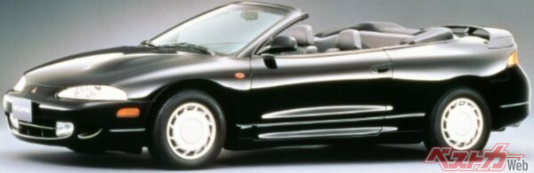 1994年にフルモデルチェンジをした2代目エクリプス、1996年に追加となったのがオープンモデルのエクリプス スパイダー。北米以外に、欧州や日本、アジアにも導入された