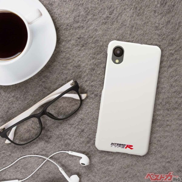 ただの白とは絶妙に違うチャンピオンシップホワイトの色も見事再現。その違いもほかの白いものと置いて比べれば、一目瞭然だ