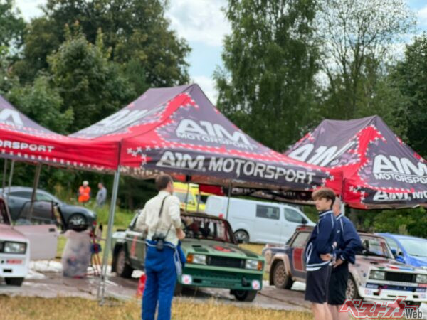 会場はWRCエストニアでも使用されたステージ。設営も完了して雰囲気十分！